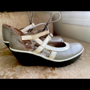Wedge tie shoes. Worn once!